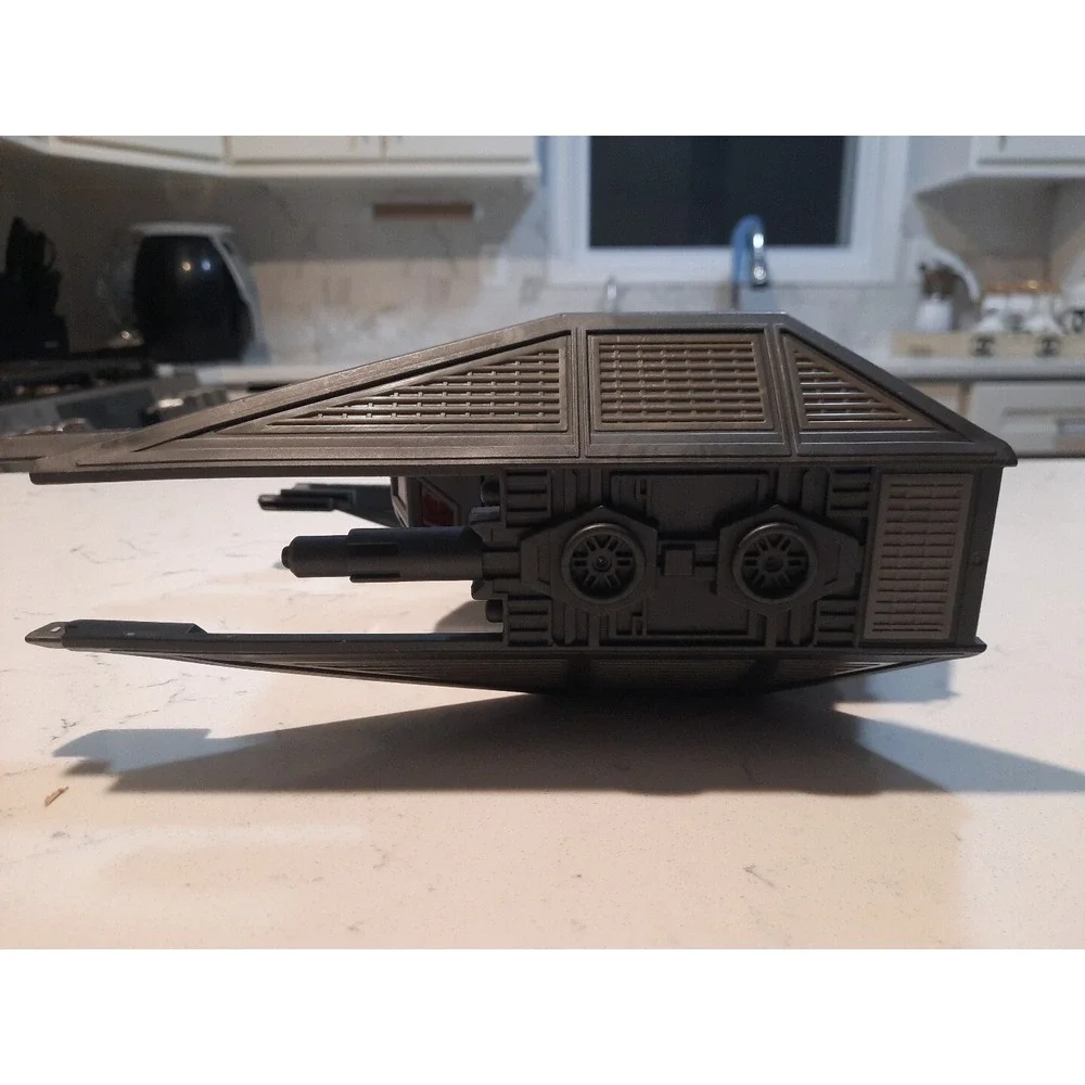 Kylo Ren TIE Silencer Star Wars Galactic Heroes 2017 Hasbro Lucasfilm Space Ship